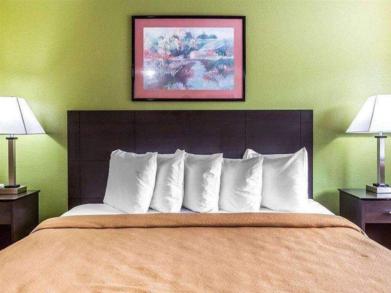 Suburban Hotel 2*