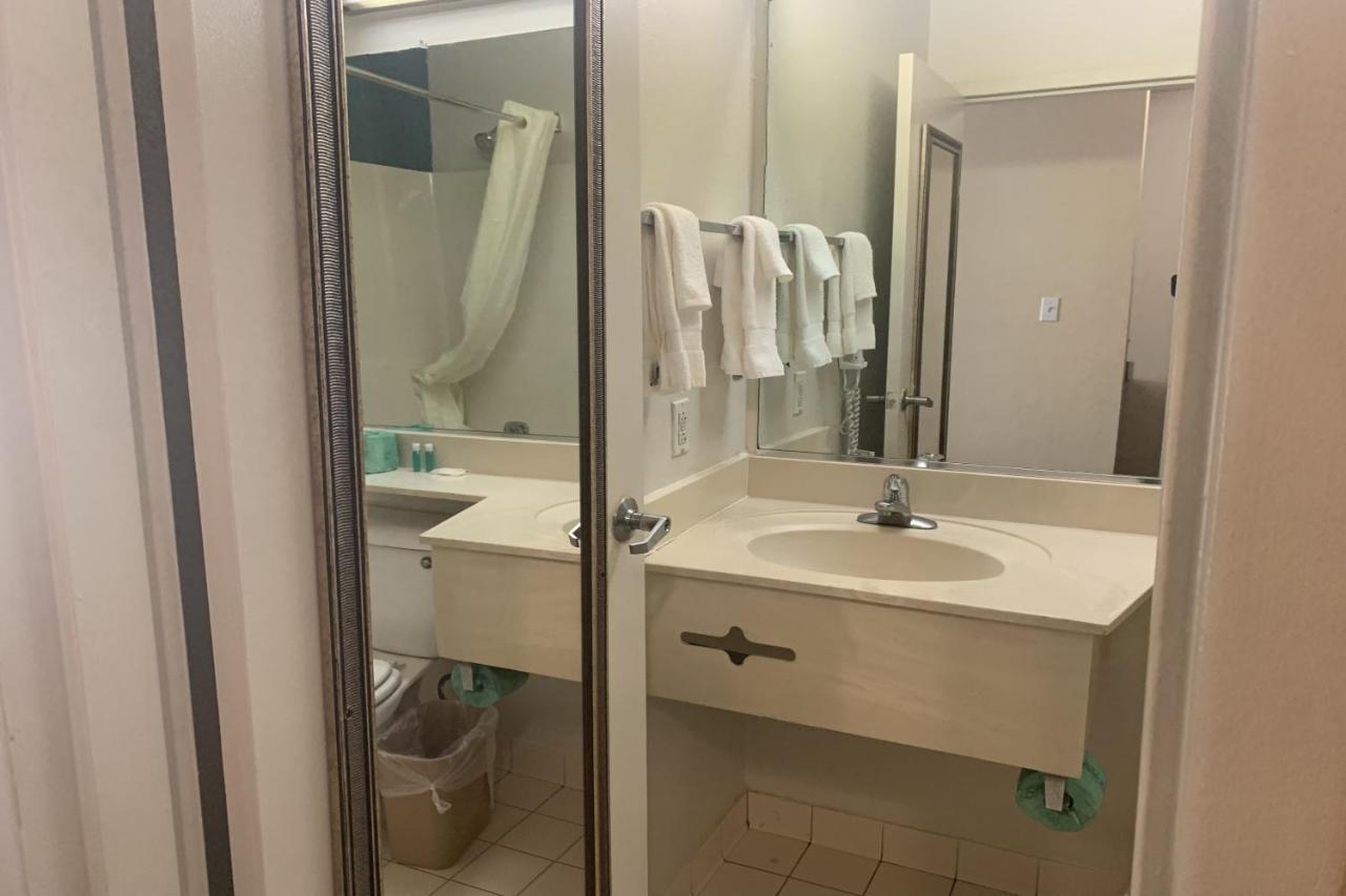 Suburban Hotel