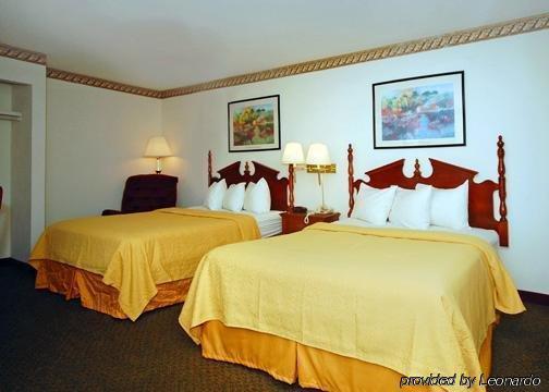 Hotel Suburban
