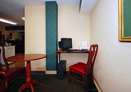 Suburban Hotel 2*